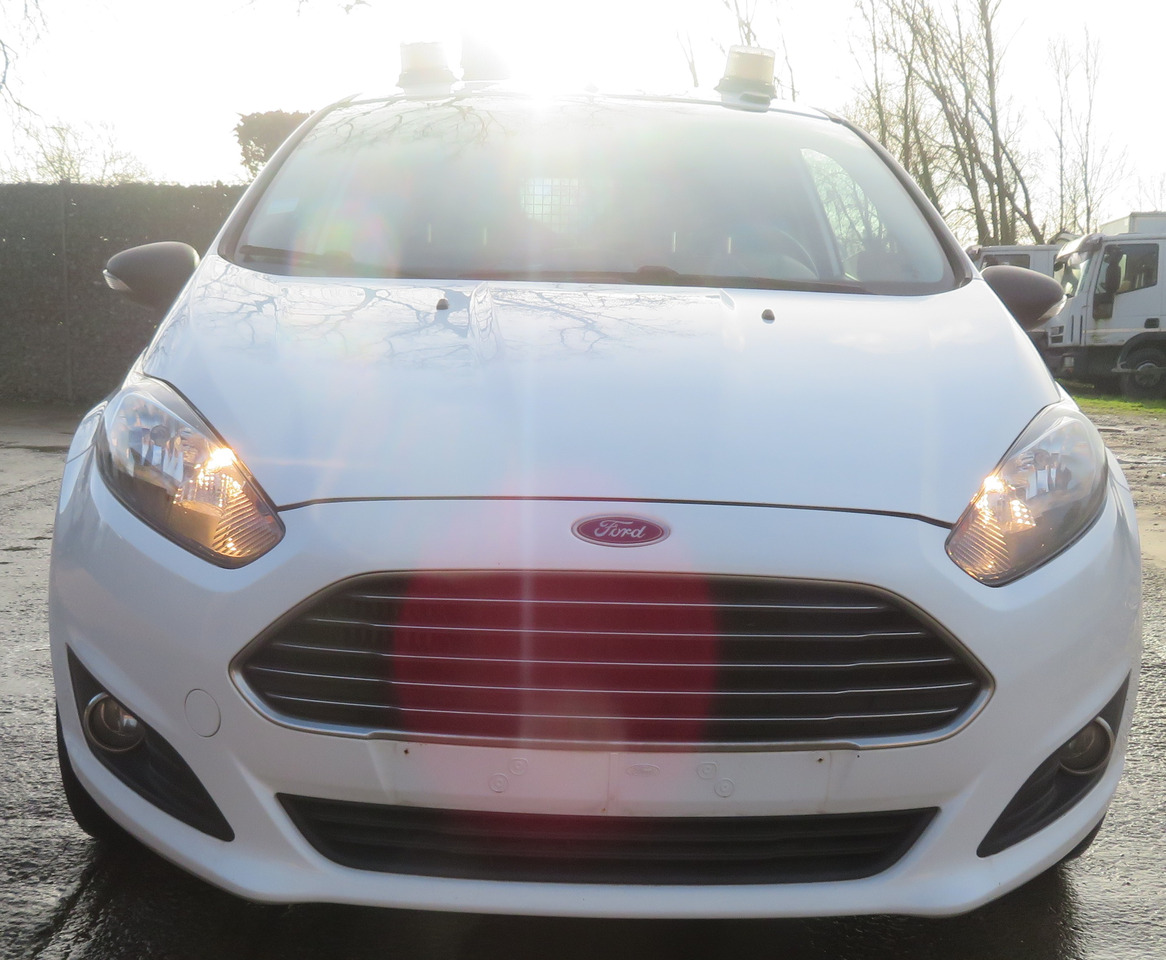 Ford Fiësta Van 1.5 - Fourgonnette: photos 2 Ford Fiësta Van 1.5 - Fourgonnette: photos 2