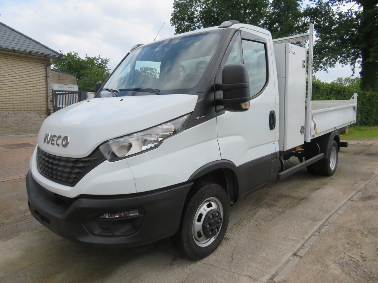 IVECO Daily 35C16 - 3.0 - Véhicule utilitaire benne: photos 3 IVECO Daily 35C16 - 3.0 - Véhicule utilitaire benne: photos 3