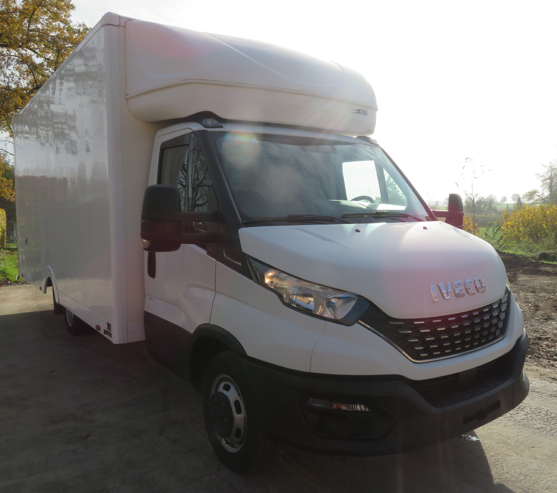 Iveco Daily 35C14 - Fourgon: photos 1 Iveco Daily 35C14 - Fourgon: photos 1