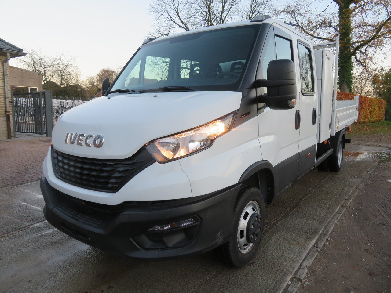 Iveco Daily 35C16 3.0 - Véhicule utilitaire benne, Utilitaire double cabine: photos 3 Iveco Daily 35C16 3.0 - Véhicule utilitaire benne, Utilitaire double cabine: photos 3