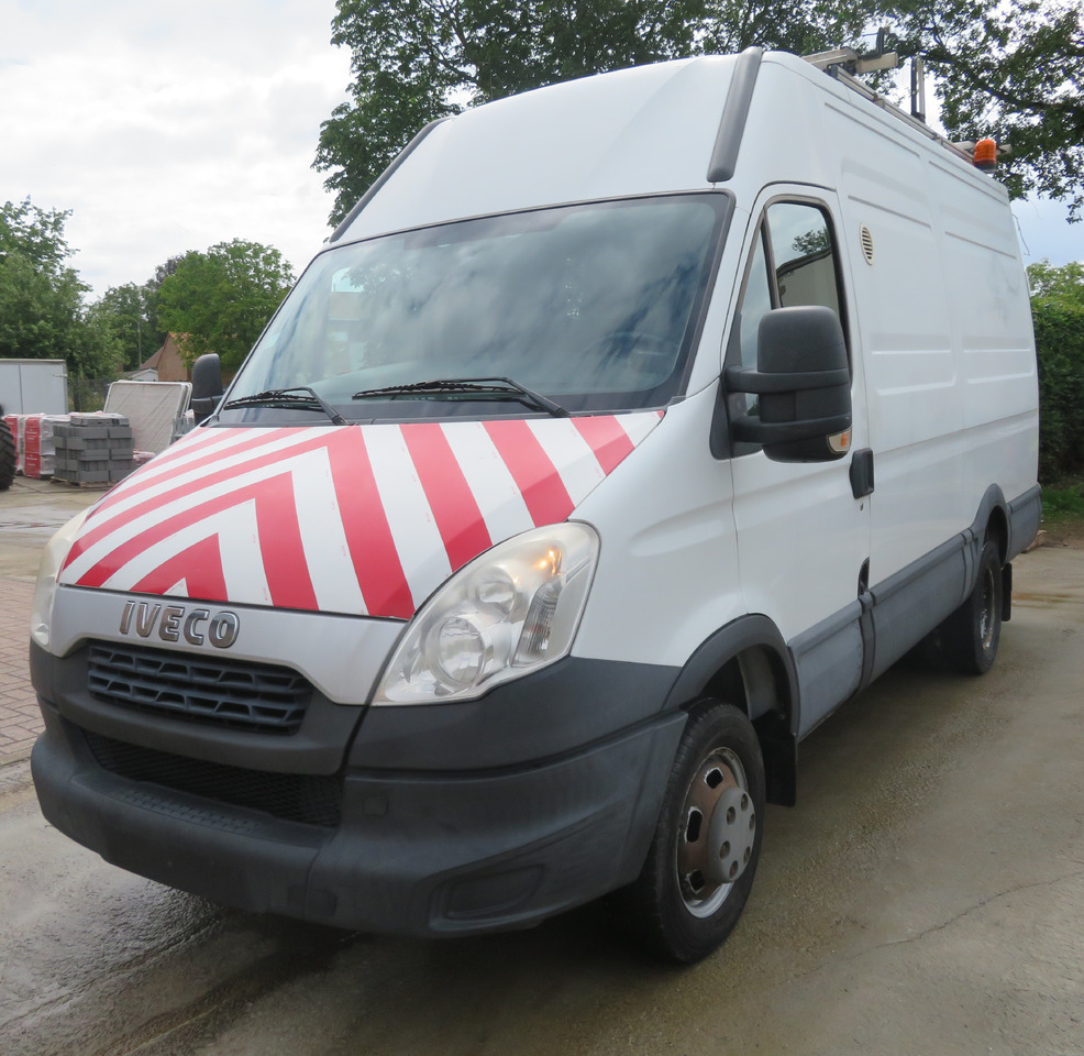 Iveco Daily 50C15 - Fourgon utilitaire: photos 4 Iveco Daily 50C15 - Fourgon utilitaire: photos 4