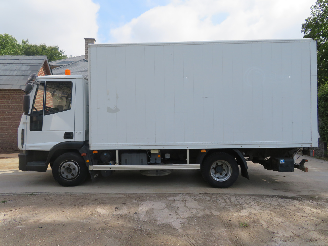 Iveco Eurocargo ML100E18 - Camion fourgon: photos 4 Iveco Eurocargo ML100E18 - Camion fourgon: photos 4