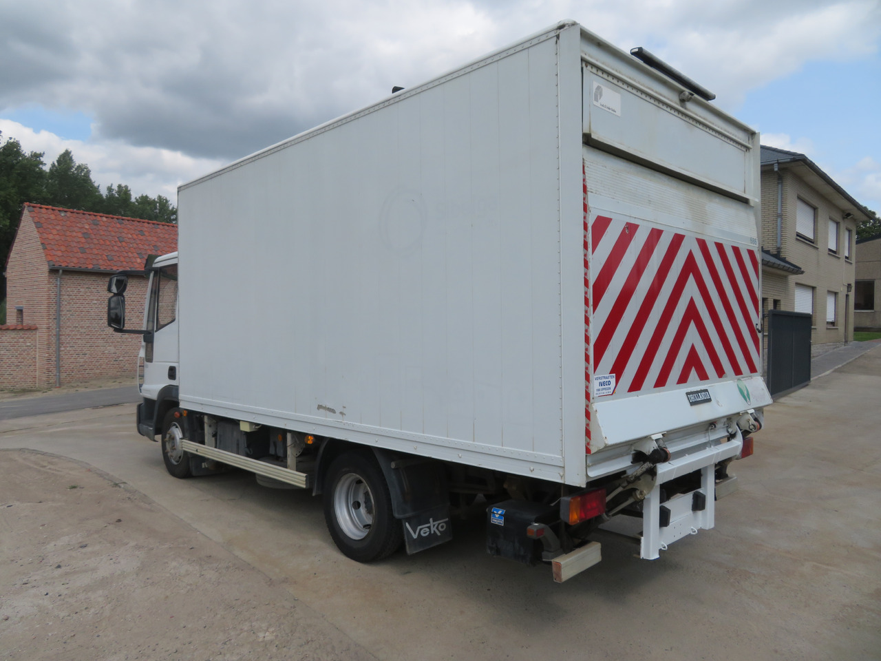 Iveco Eurocargo ML100E18 - Camion fourgon: photos 5 Iveco Eurocargo ML100E18 - Camion fourgon: photos 5