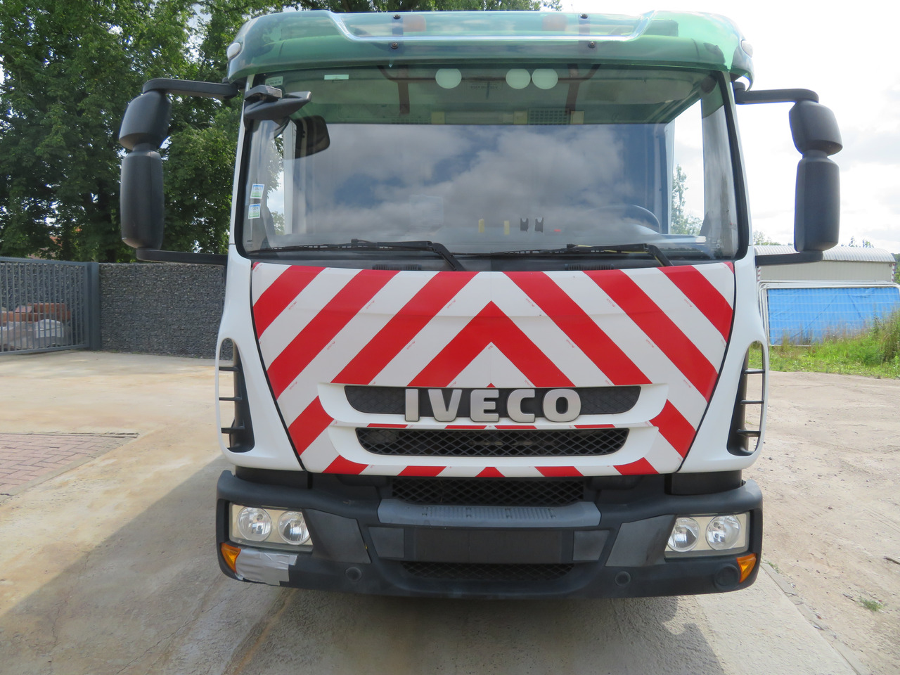 Iveco Eurocargo ML100E18 - Camion fourgon: photos 2 Iveco Eurocargo ML100E18 - Camion fourgon: photos 2