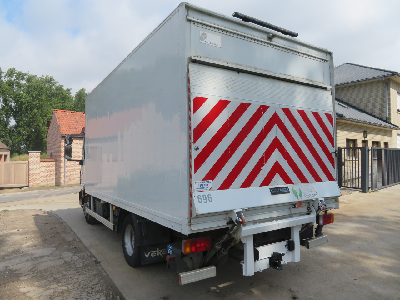 Iveco Eurocargo ML100E18 - Camion fourgon: photos 5 Iveco Eurocargo ML100E18 - Camion fourgon: photos 5