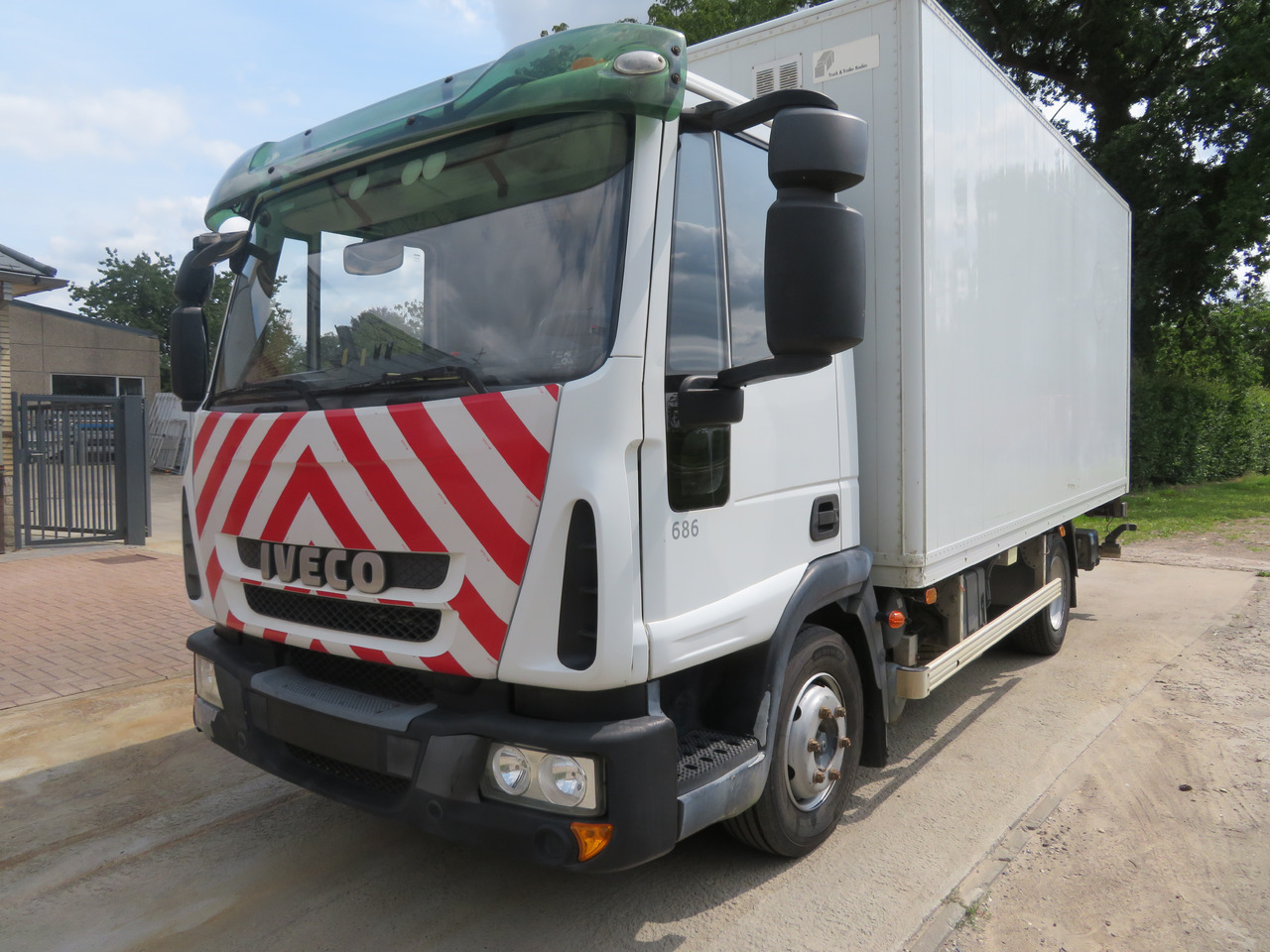 Iveco Eurocargo ML100E18 - Camion fourgon: photos 3 Iveco Eurocargo ML100E18 - Camion fourgon: photos 3