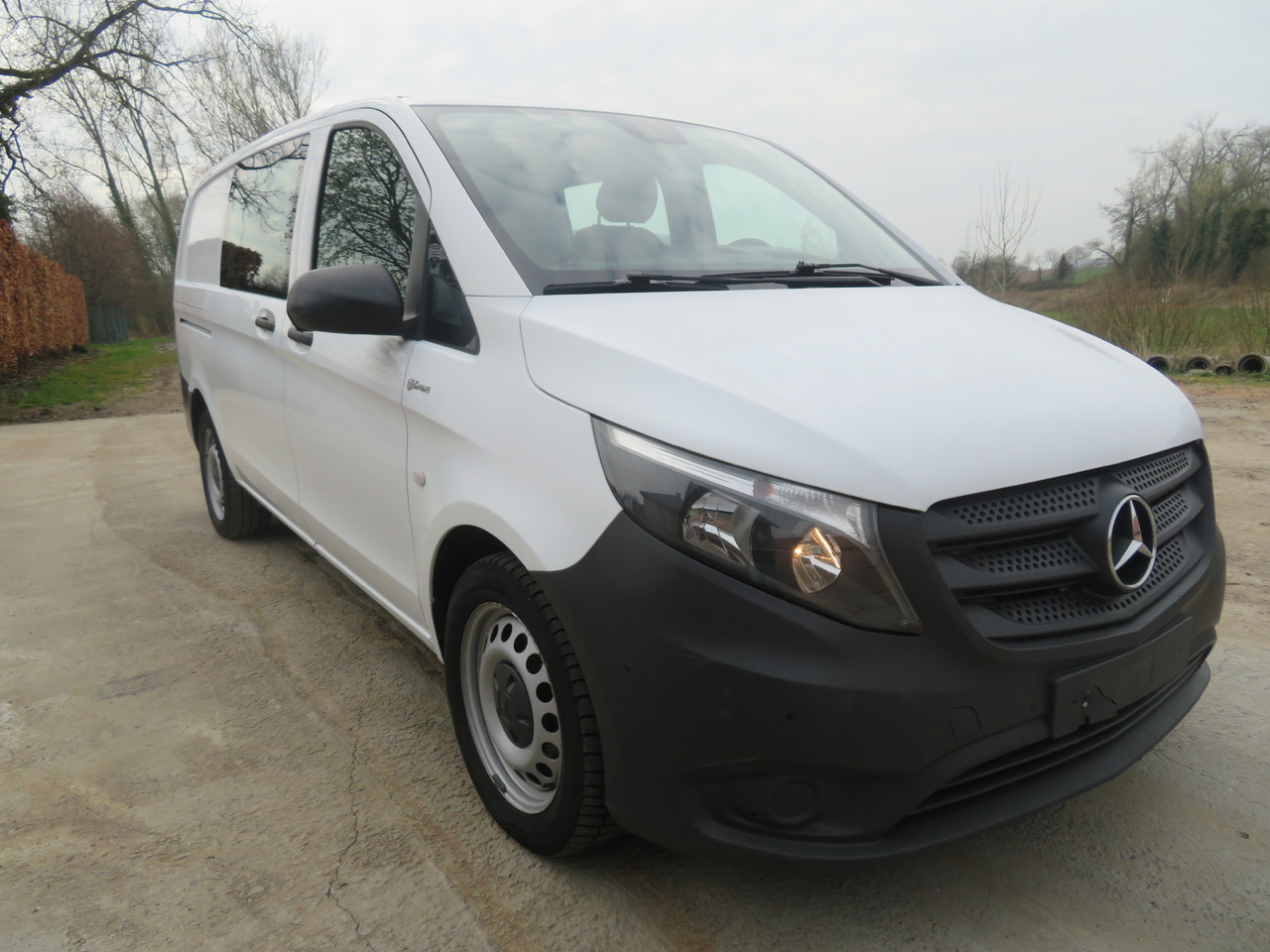 MERCEDES-BENZ Vito 114cdi - A2 - dubbel cabine - Fourgonnette, Utilitaire double cabine: photos 1 MERCEDES-BENZ Vito 114cdi - A2 - dubbel cabine - Fourgonnette, Utilitaire double cabine: photos 1