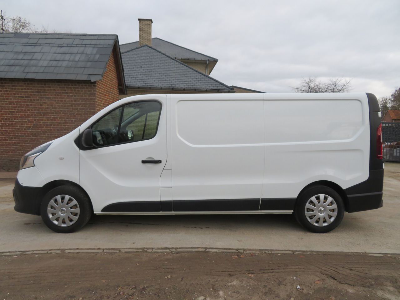 Renault Trafic 1.6dCi Grand Confort - L2H1 - Fourgonnette: photos 4 Renault Trafic 1.6dCi Grand Confort - L2H1 - Fourgonnette: photos 4