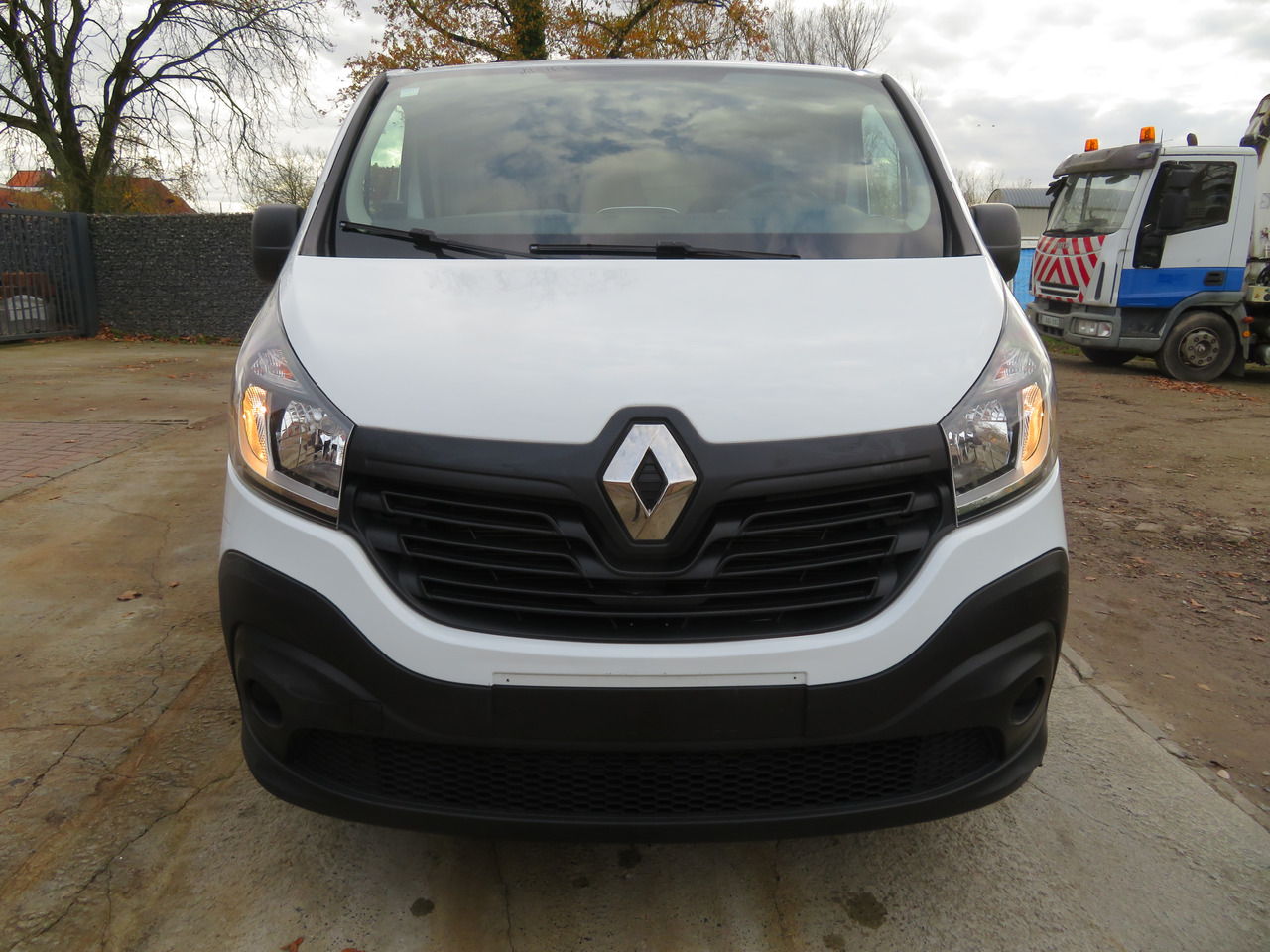 Renault Trafic 1.6dCi L1H1 - Fourgonnette: photos 2 Renault Trafic 1.6dCi L1H1 - Fourgonnette: photos 2