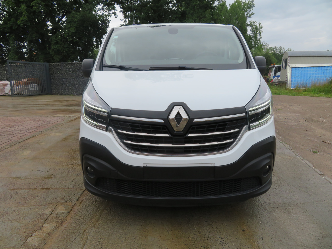 Renault Trafic 2.0dCi Grand Confort - L2H1 - Fourgonnette: photos 2 Renault Trafic 2.0dCi Grand Confort - L2H1 - Fourgonnette: photos 2