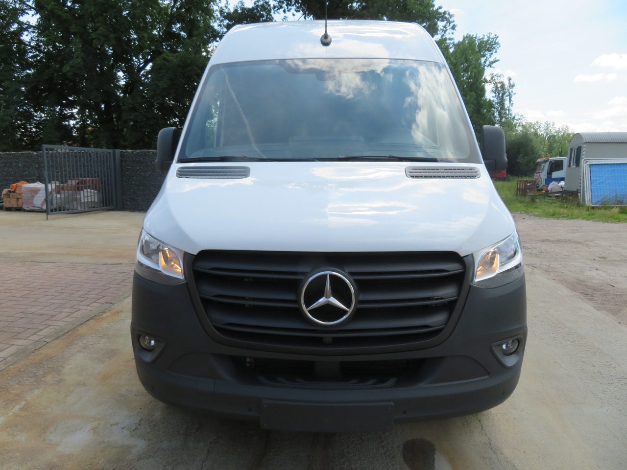 MERCEDES-BENZ Sprinter 317cdi - A2H2 - Véhicule utilitaire: photos 2 MERCEDES-BENZ Sprinter 317cdi - A2H2 - Véhicule utilitaire: photos 2