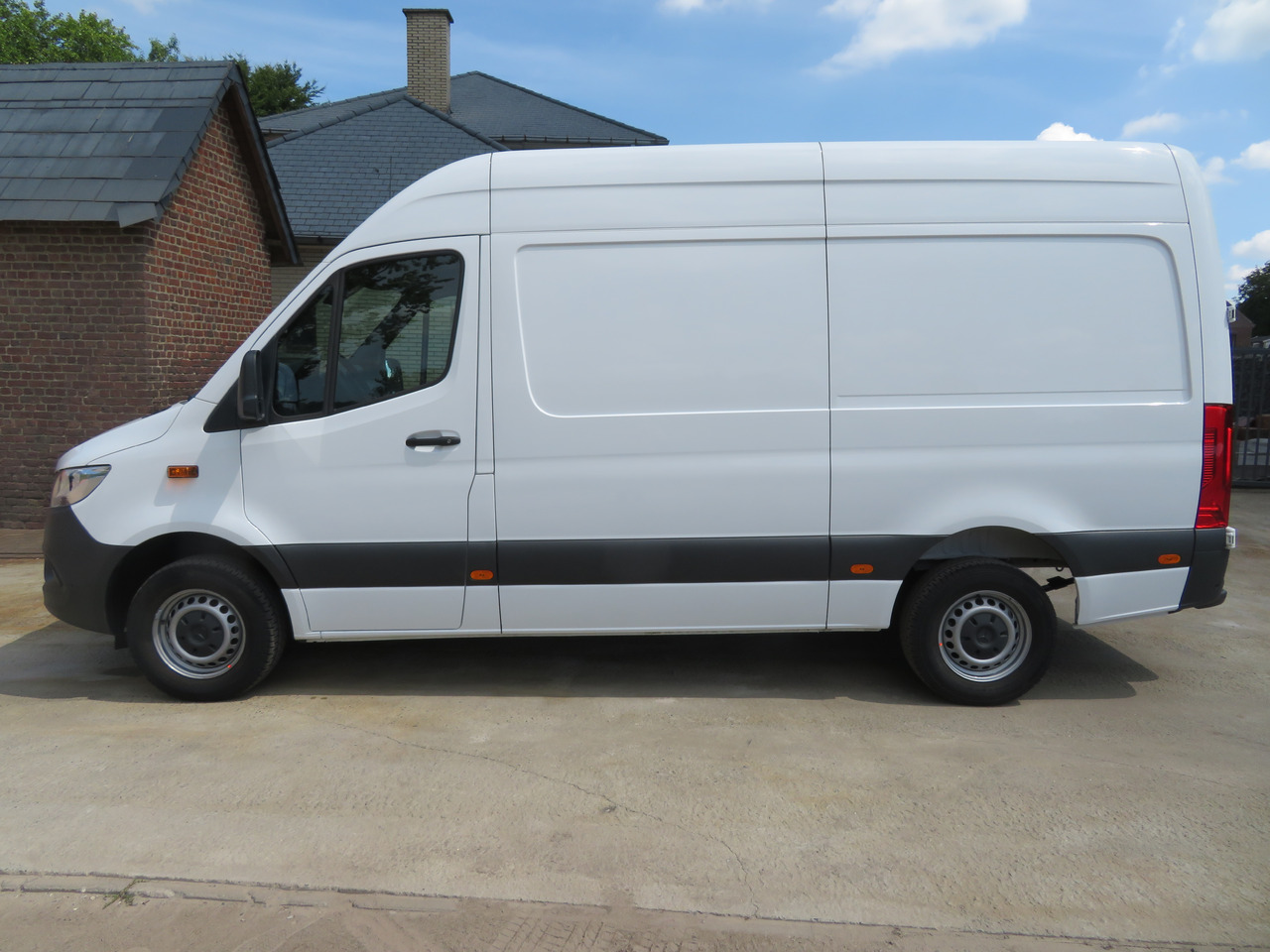 MERCEDES-BENZ Sprinter 317cdi - A2H2 - Véhicule utilitaire: photos 4 MERCEDES-BENZ Sprinter 317cdi - A2H2 - Véhicule utilitaire: photos 4