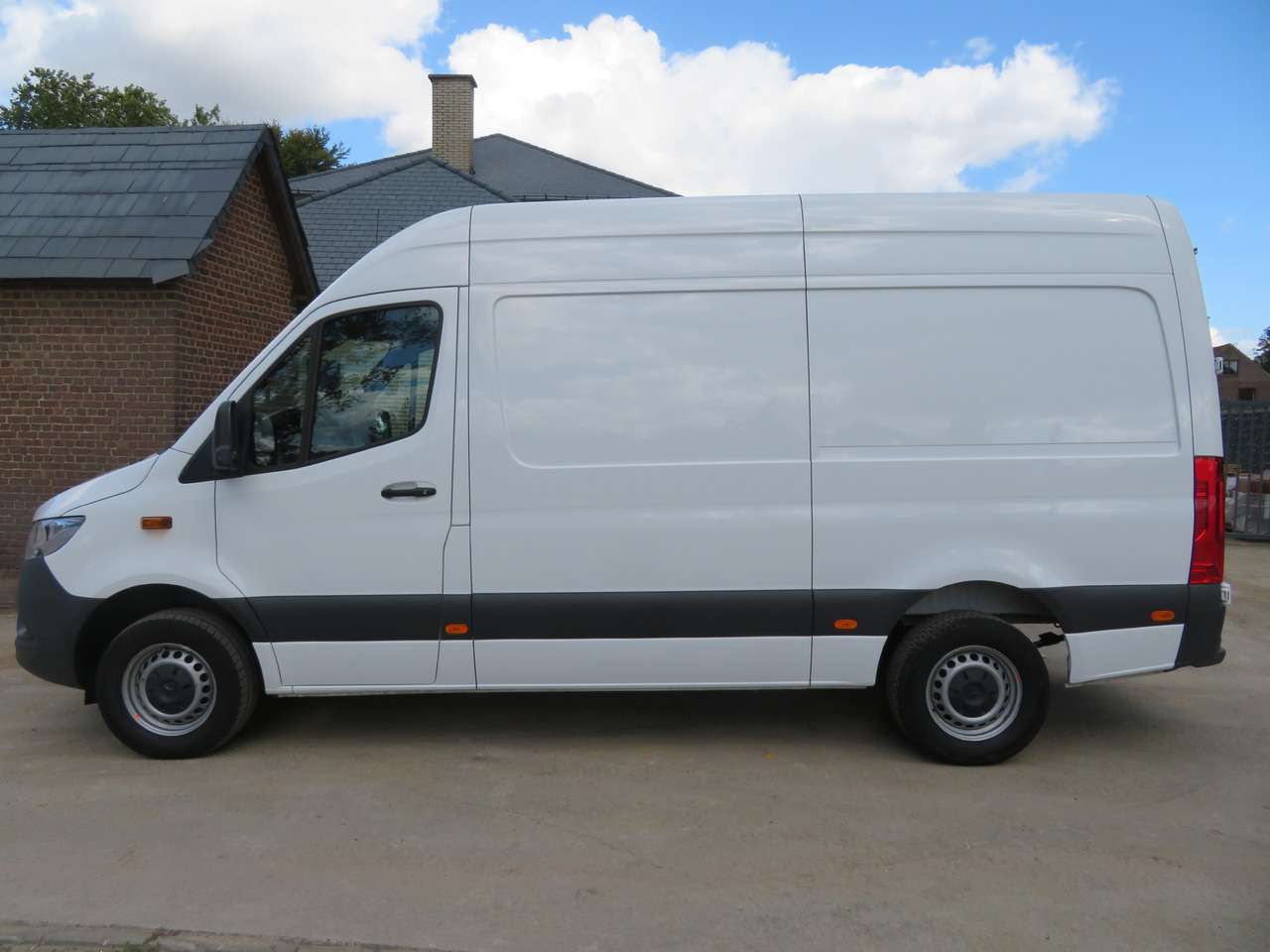 Mercedes-Benz Sprinter 317cdi - A2H2 - Véhicule utilitaire: photos 4 Mercedes-Benz Sprinter 317cdi - A2H2 - Véhicule utilitaire: photos 4