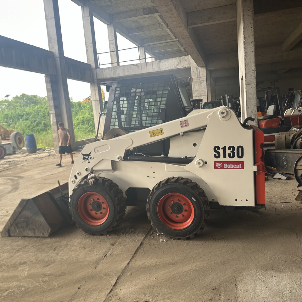 BOBCAT S130 Skid Steer Loader Click for Discount - Mini chargeuse: photos 4 BOBCAT S130 Skid Steer Loader Click for Discount - Mini chargeuse: photos 4