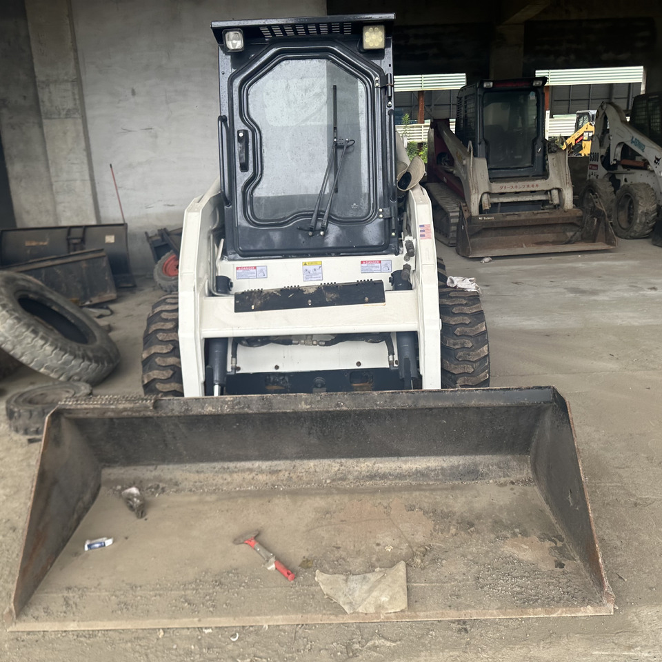 BOBCAT S130 Skid Steer Loader Click for Discount - Mini chargeuse: photos 1 BOBCAT S130 Skid Steer Loader Click for Discount - Mini chargeuse: photos 1