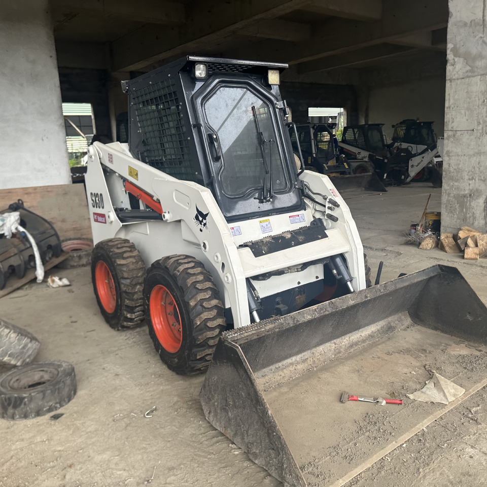 BOBCAT S130 Skid Steer Loader Click for Discount - Mini chargeuse: photos 2 BOBCAT S130 Skid Steer Loader Click for Discount - Mini chargeuse: photos 2