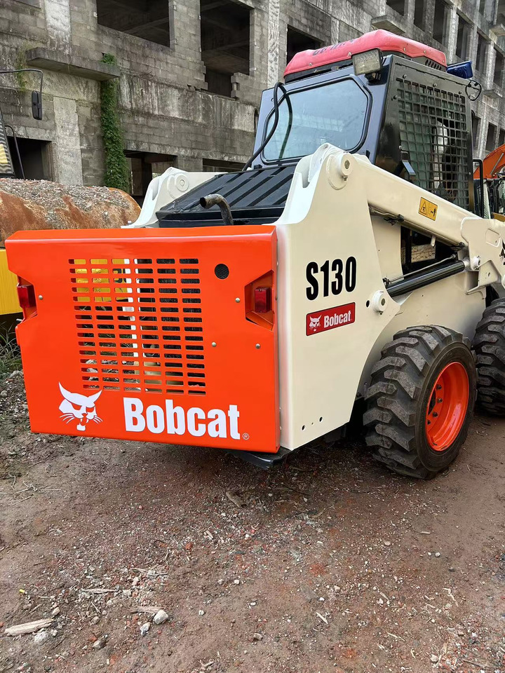 BOBCAT Skid Steer Loader S130 - Mini chargeuse: photos 3 BOBCAT Skid Steer Loader S130 - Mini chargeuse: photos 3