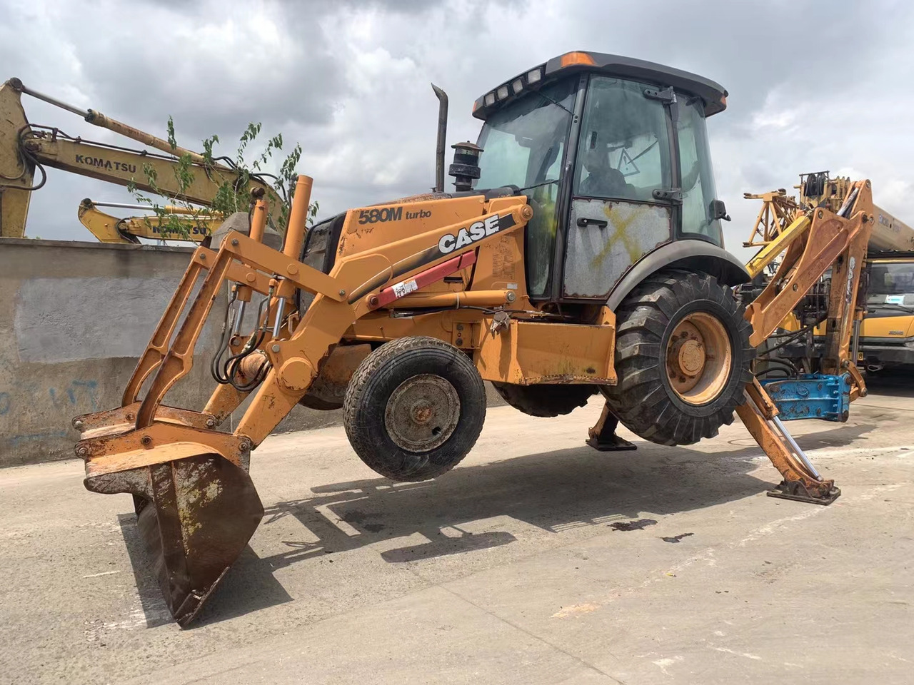 CASE 580M - Tractopelle: photos 1 CASE 580M - Tractopelle: photos 1