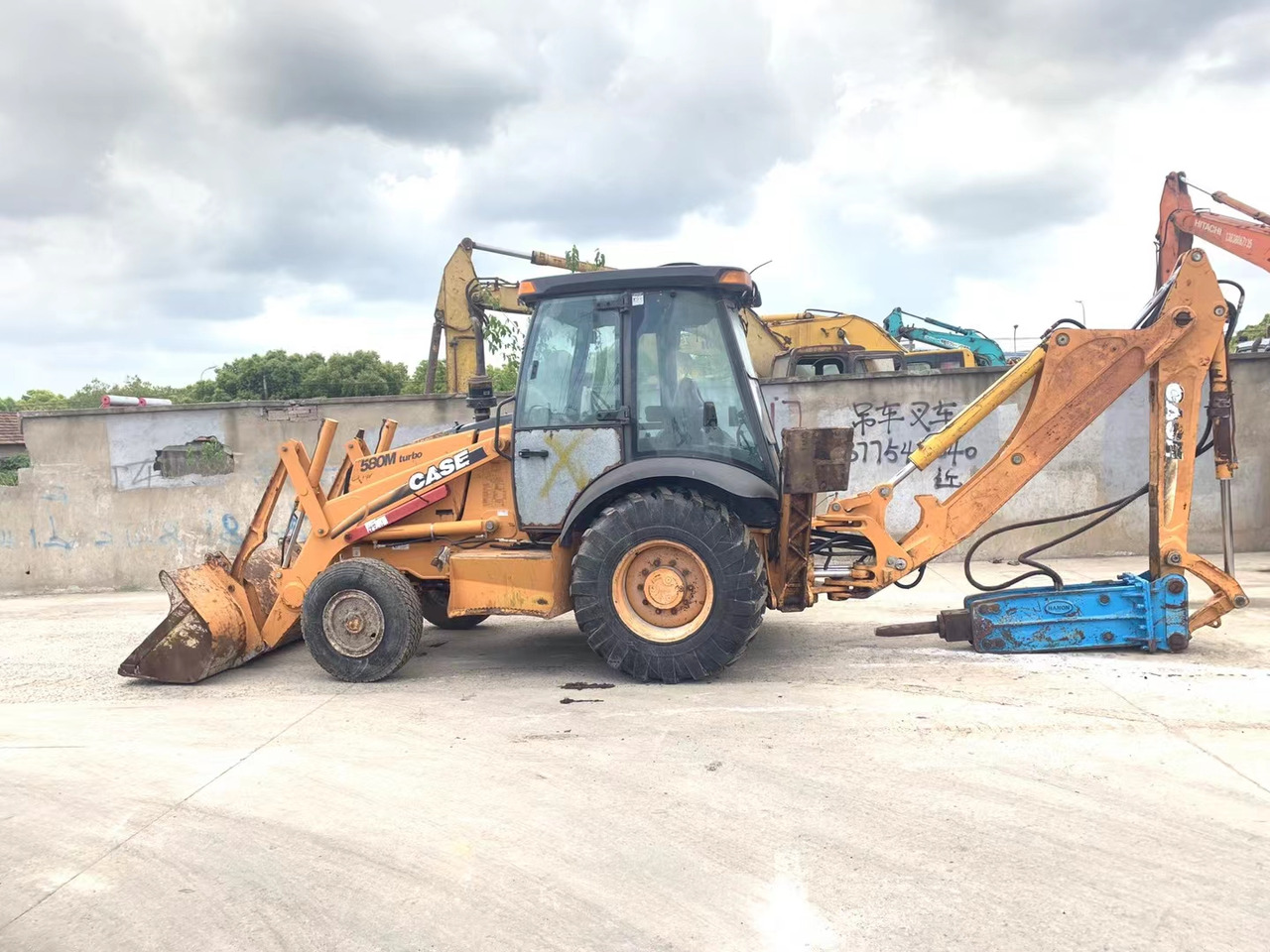 CASE 580M - Tractopelle: photos 3 CASE 580M - Tractopelle: photos 3