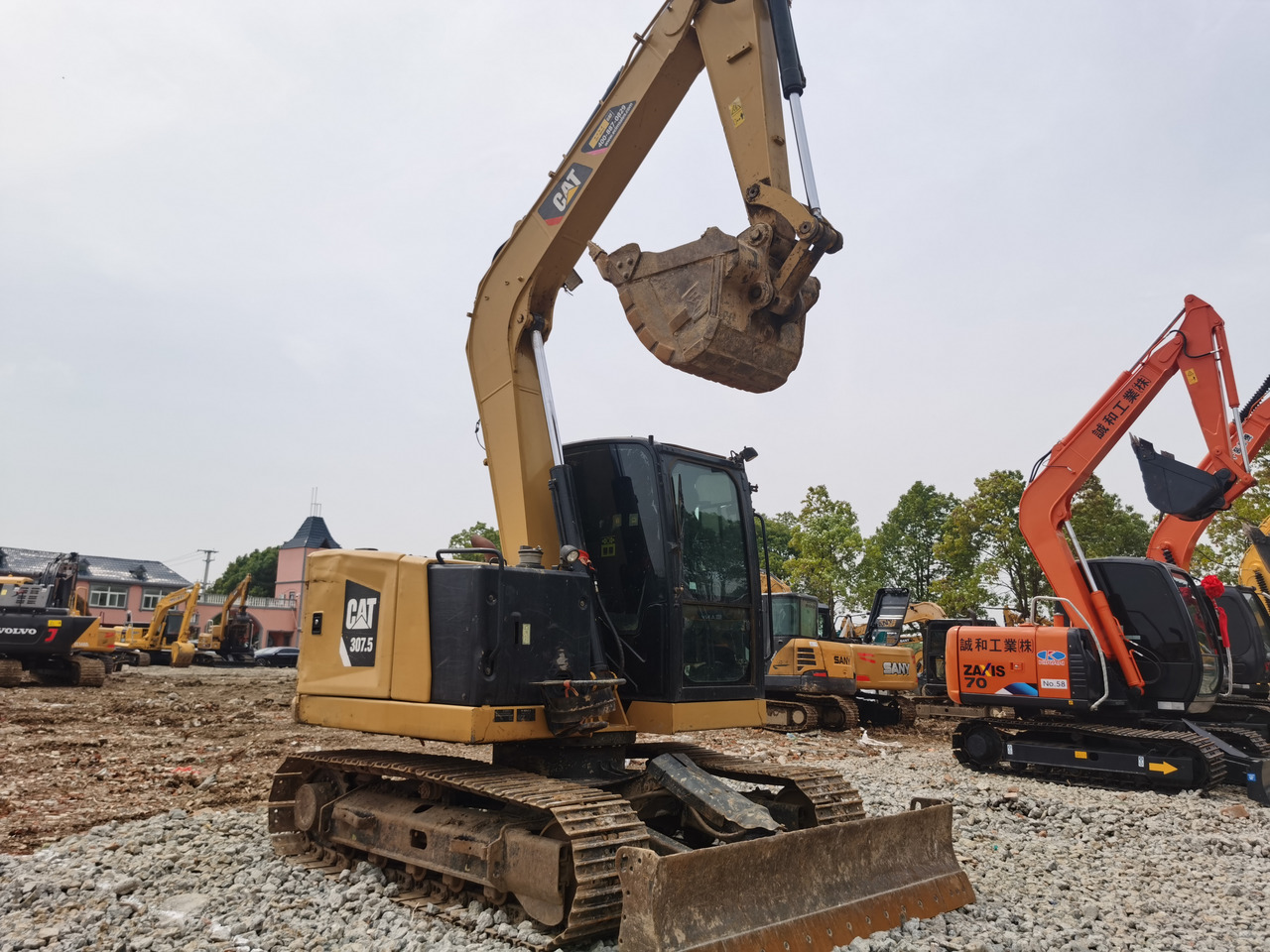 CATERPILLAR 307.5 - Pelle sur chenille: photos 3 CATERPILLAR 307.5 - Pelle sur chenille: photos 3