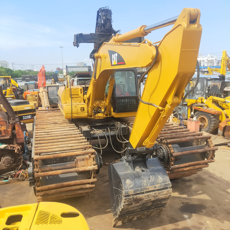 CATERPILLAR 320C - Pelle sur chenille: photos 1 CATERPILLAR 320C - Pelle sur chenille: photos 1