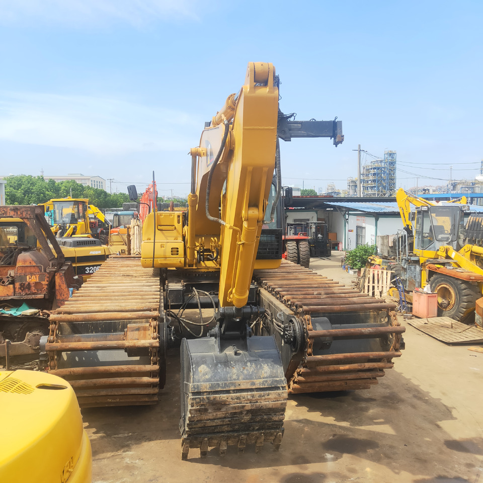 CATERPILLAR 320C - Pelle sur chenille: photos 4 CATERPILLAR 320C - Pelle sur chenille: photos 4