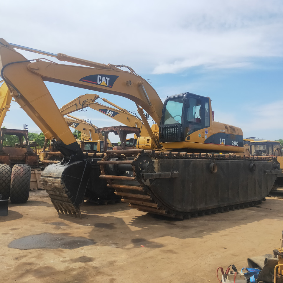 CATERPILLAR 320C - Pelle sur chenille: photos 3 CATERPILLAR 320C - Pelle sur chenille: photos 3