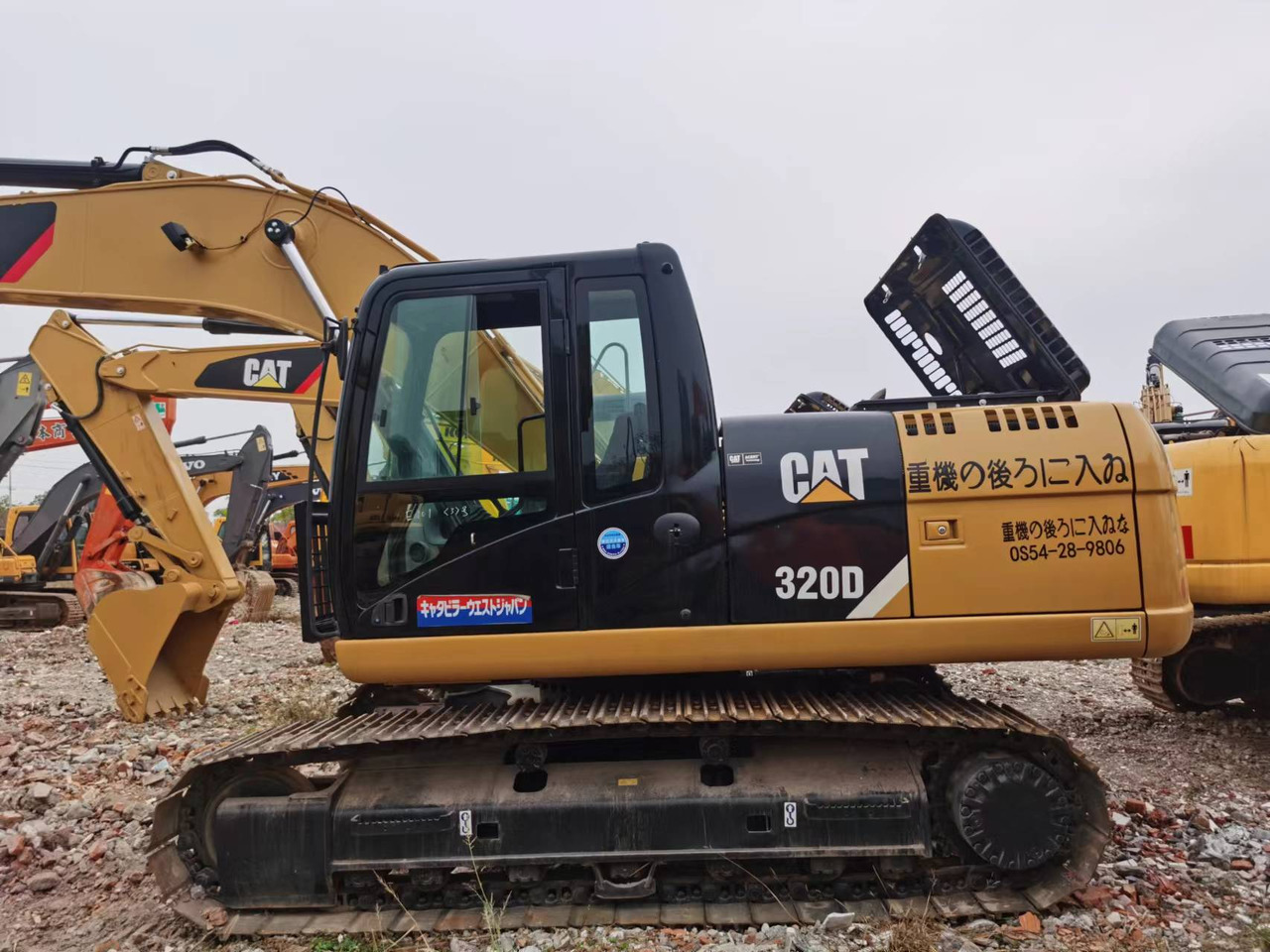CATERPILLAR 320D-1 - Pelle sur chenille: photos 2 CATERPILLAR 320D-1 - Pelle sur chenille: photos 2