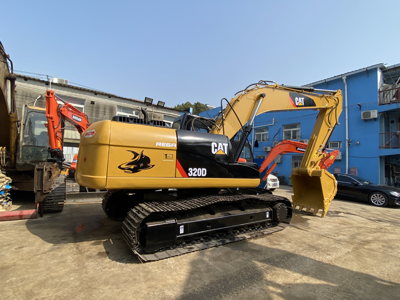 CATERPILLAR 320D - Pelle sur chenille: photos 1 CATERPILLAR 320D - Pelle sur chenille: photos 1