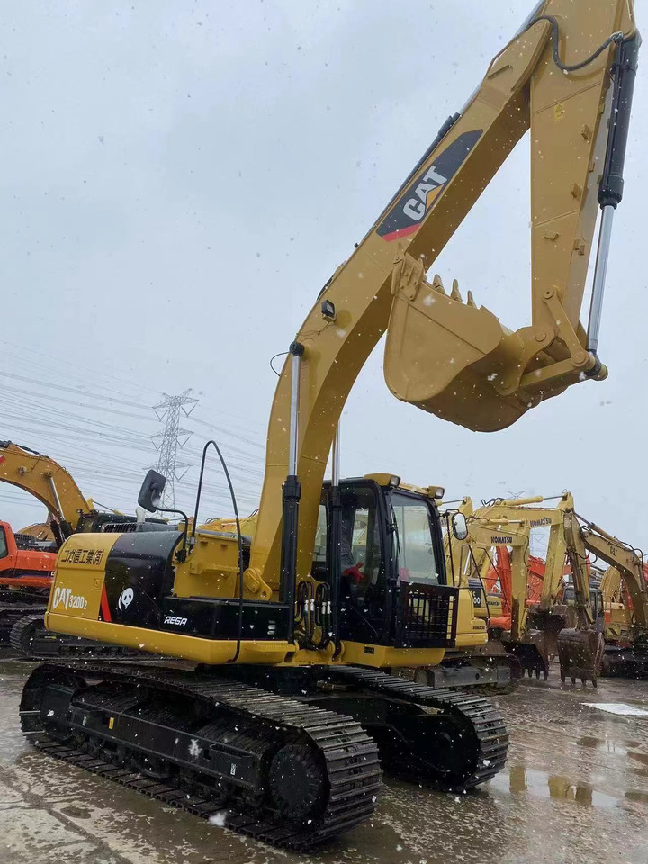 CATERPILLAR 320D - Pelle sur chenille: photos 3 CATERPILLAR 320D - Pelle sur chenille: photos 3