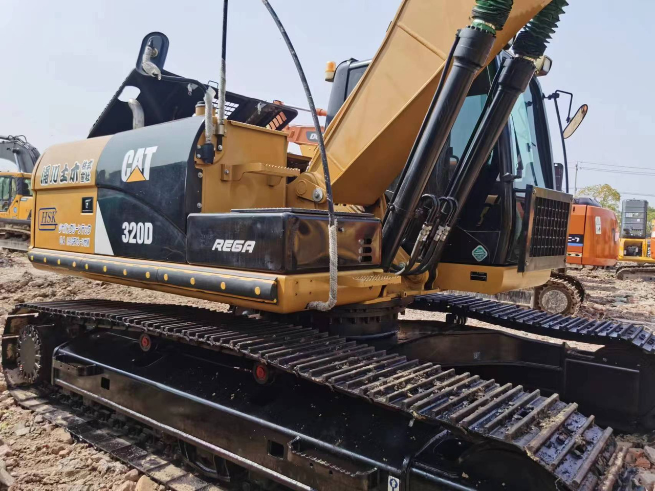 CATERPILLAR 320D - Pelle sur chenille: photos 3 CATERPILLAR 320D - Pelle sur chenille: photos 3