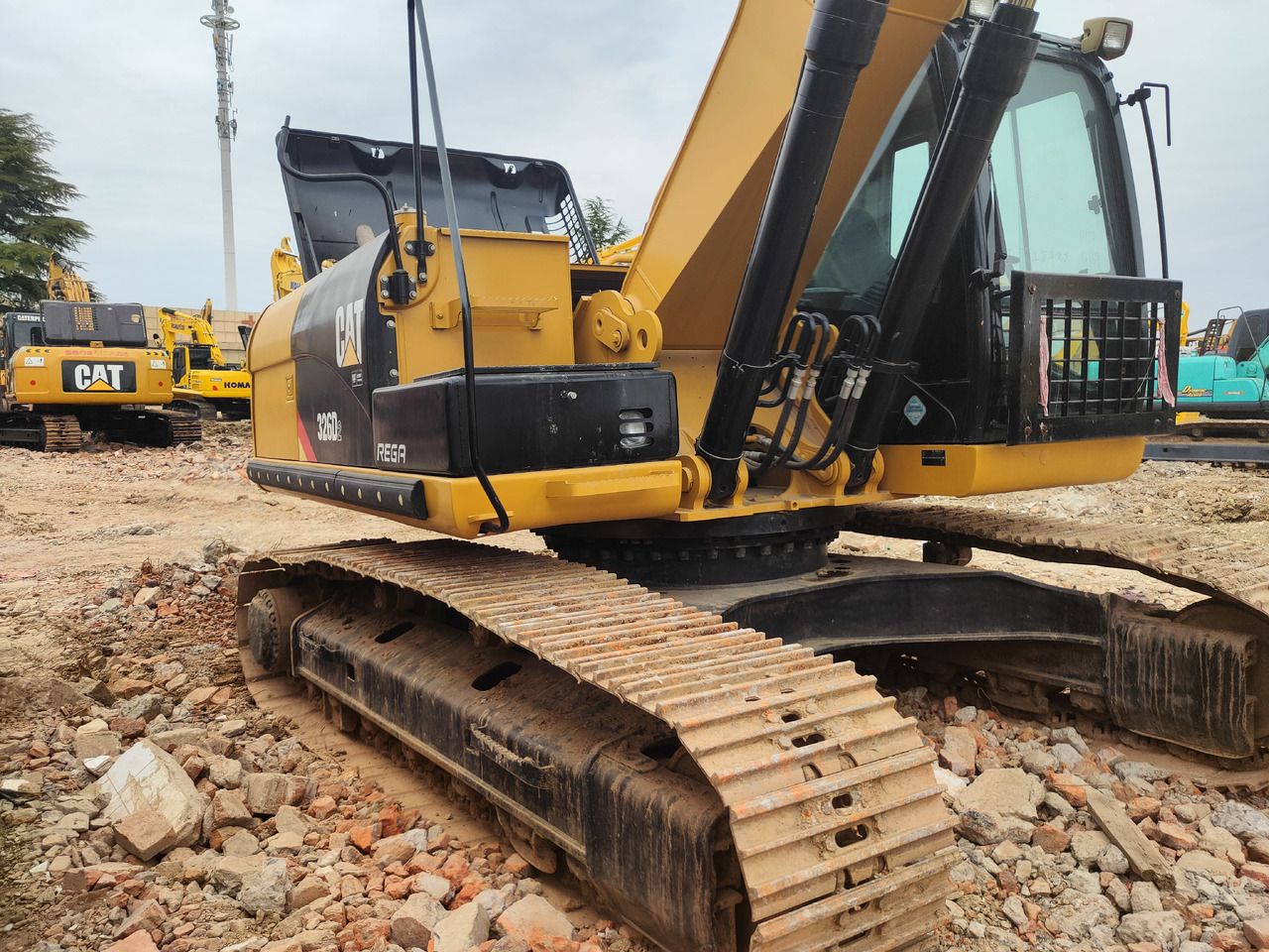 CATERPILLAR 326D - Pelle sur chenille: photos 5 CATERPILLAR 326D - Pelle sur chenille: photos 5