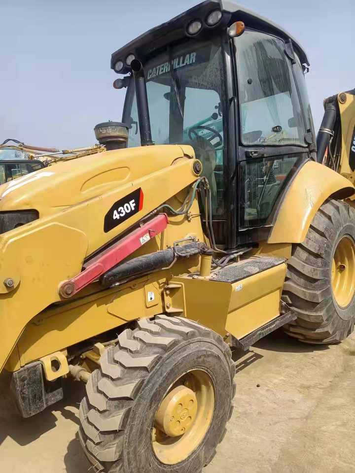 CATERPILLAR 430F - Tractopelle: photos 1 CATERPILLAR 430F - Tractopelle: photos 1