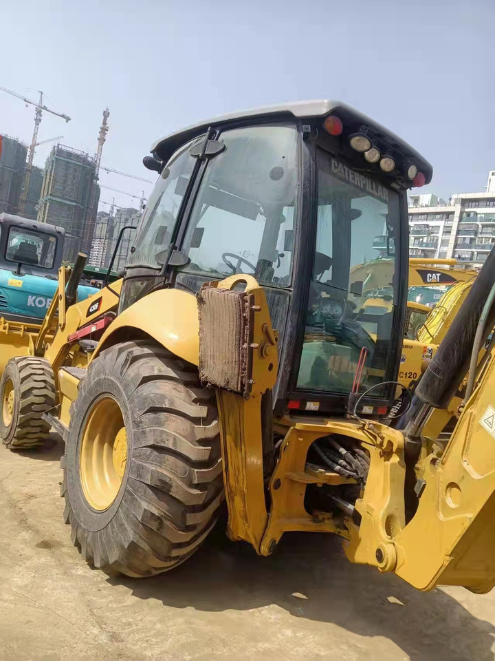 CATERPILLAR 430F - Tractopelle: photos 2 CATERPILLAR 430F - Tractopelle: photos 2