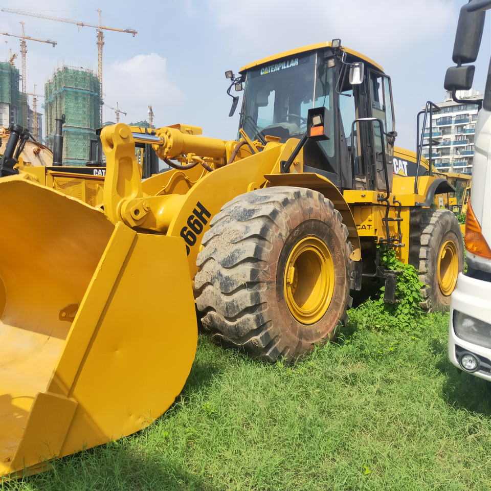 CATERPILLAR 966H - Chargeuse sur pneus: photos 4 CATERPILLAR 966H - Chargeuse sur pneus: photos 4