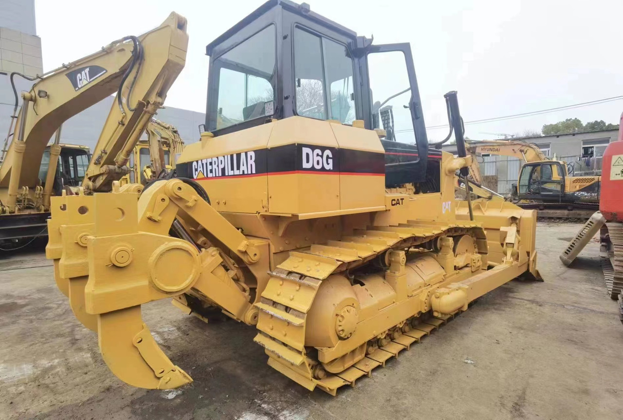 CATERPILLAR D6G - Bulldozer: photos 1 CATERPILLAR D6G - Bulldozer: photos 1