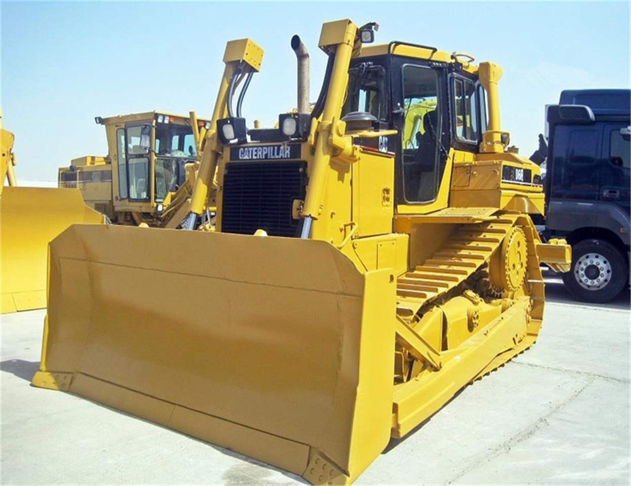 CATERPILLAR D6R - Bulldozer: photos 3 CATERPILLAR D6R - Bulldozer: photos 3