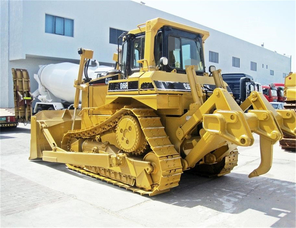 CATERPILLAR D6R - Bulldozer: photos 2 CATERPILLAR D6R - Bulldozer: photos 2