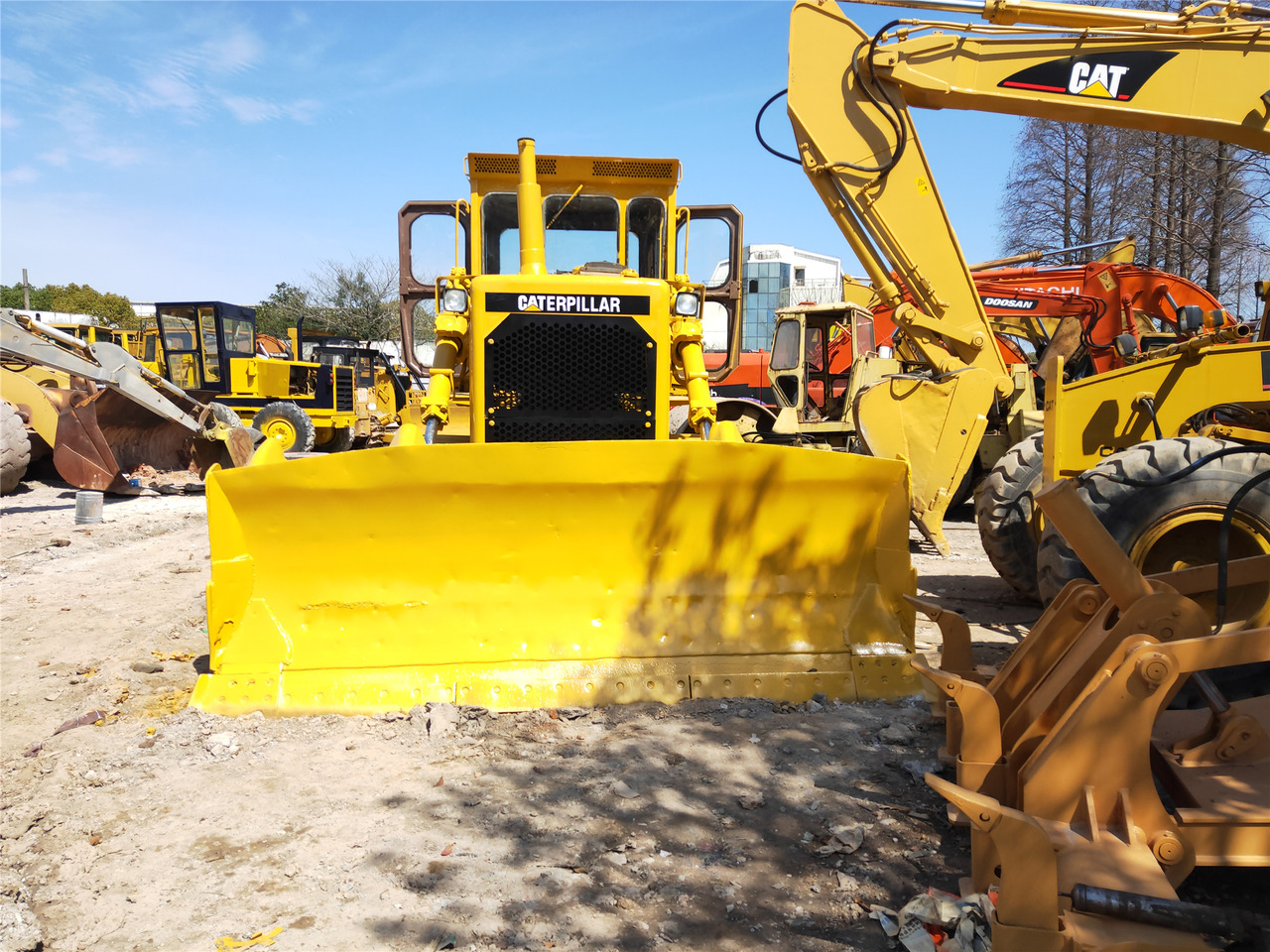 CATERPILLAR D8K - Bulldozer: photos 3 CATERPILLAR D8K - Bulldozer: photos 3