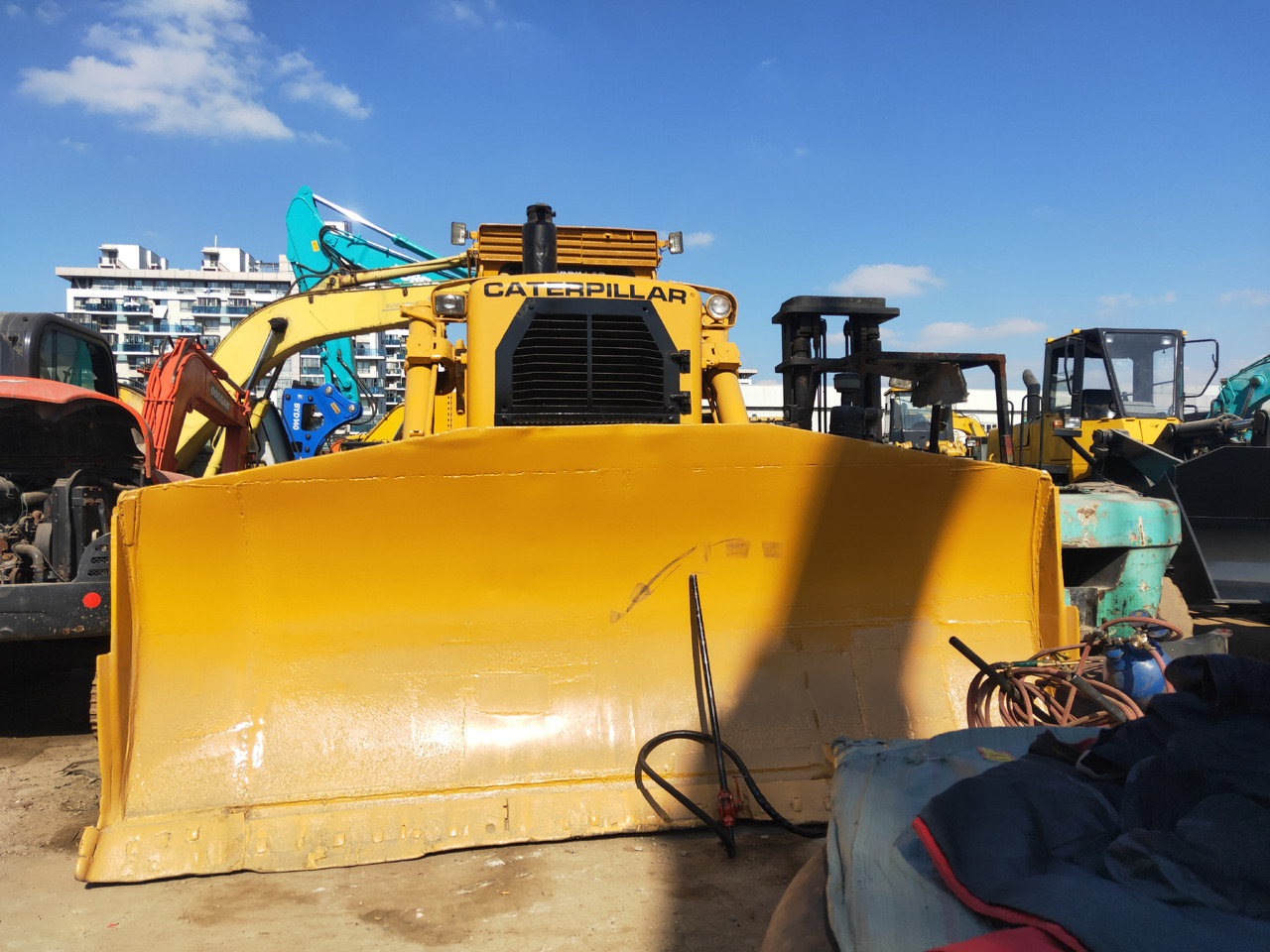 CATERPILLAR D9H - Bulldozer: photos 1 CATERPILLAR D9H - Bulldozer: photos 1