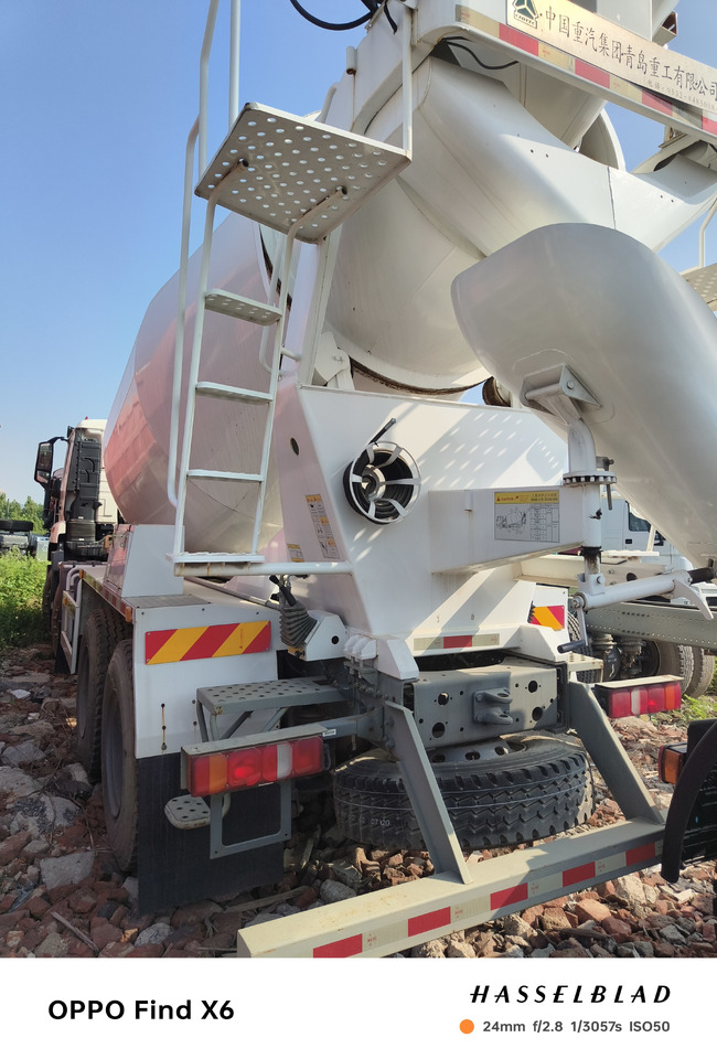 HOWO HaoHan N5G Cement Mixer Truck - Camion: photos 3 HOWO HaoHan N5G Cement Mixer Truck - Camion: photos 3