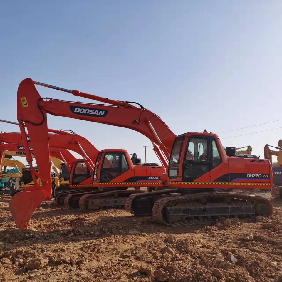 DOOSAN DH220LC-7 - Pelle sur chenille: photos 1 DOOSAN DH220LC-7 - Pelle sur chenille: photos 1
