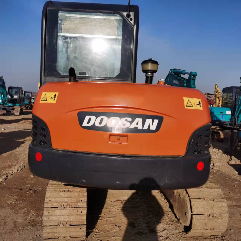 DOOSAN DH60-7 - Pelle sur chenille: photos 4 DOOSAN DH60-7 - Pelle sur chenille: photos 4