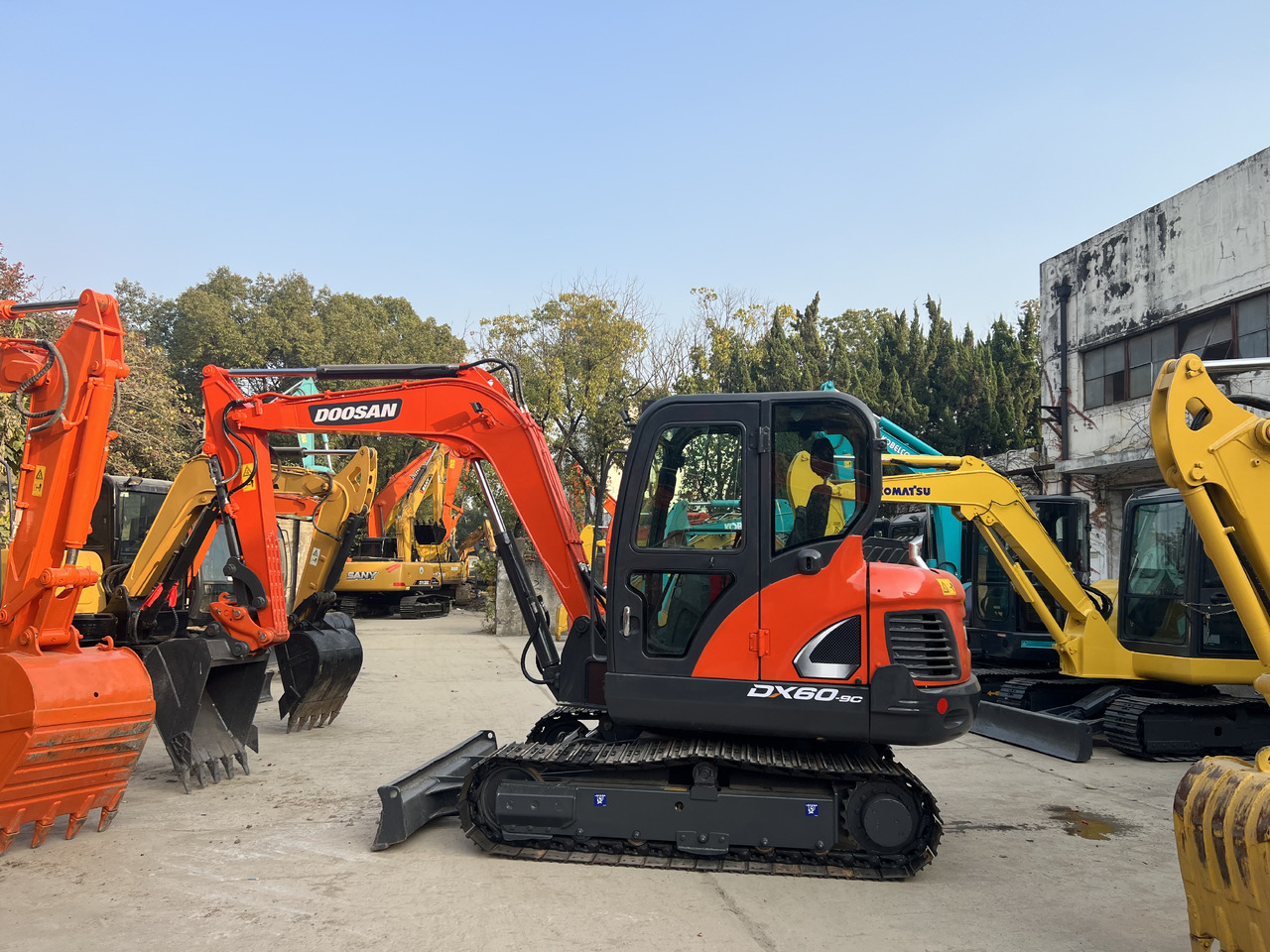 DOOSAN DH60-9C - Pelle sur chenille: photos 2 DOOSAN DH60-9C - Pelle sur chenille: photos 2