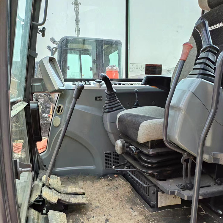 DOOSAN DH60 - Pelle sur chenille: photos 4 DOOSAN DH60 - Pelle sur chenille: photos 4