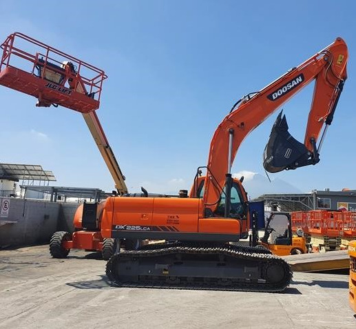 DOOSAN DX225LCA - Pelle sur chenille: photos 3 DOOSAN DX225LCA - Pelle sur chenille: photos 3