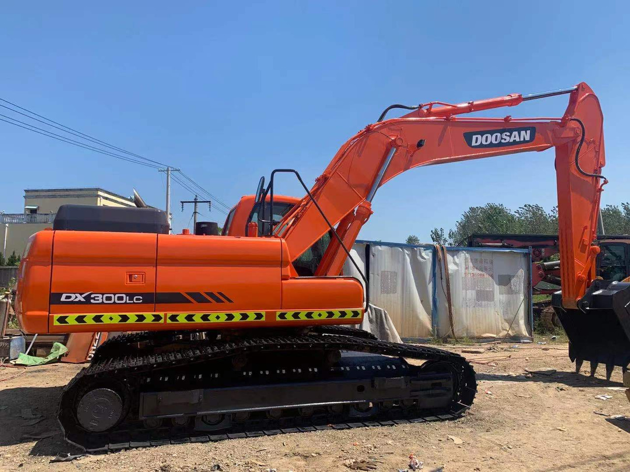 DOOSAN DX300LC - Pelle sur chenille: photos 1 DOOSAN DX300LC - Pelle sur chenille: photos 1
