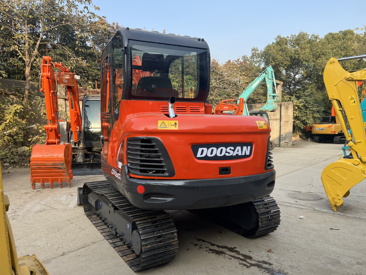 DOOSAN DX60-9C - Pelle sur chenille: photos 4 DOOSAN DX60-9C - Pelle sur chenille: photos 4