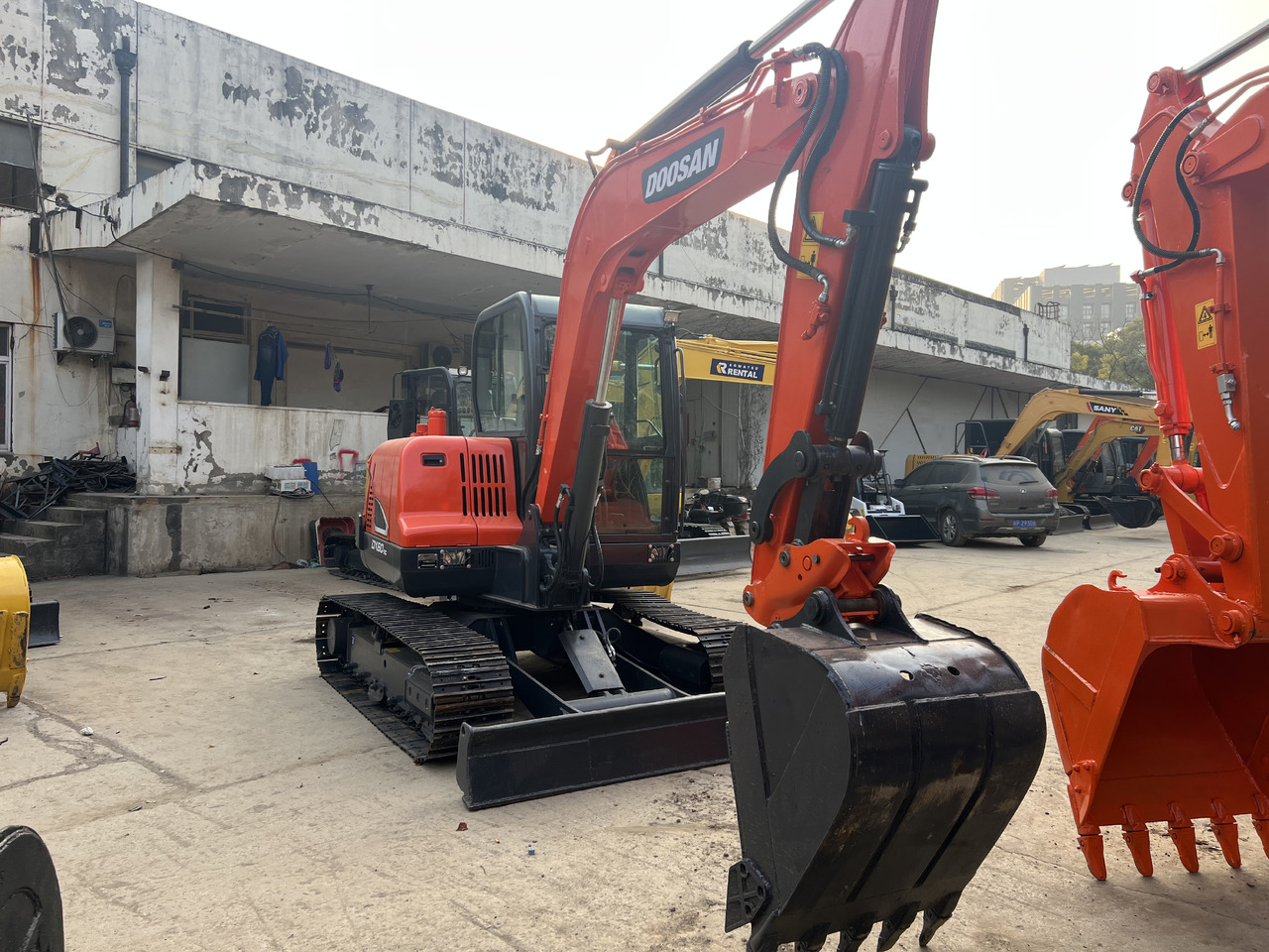 DOOSAN DX60-9C - Pelle sur chenille: photos 2 DOOSAN DX60-9C - Pelle sur chenille: photos 2