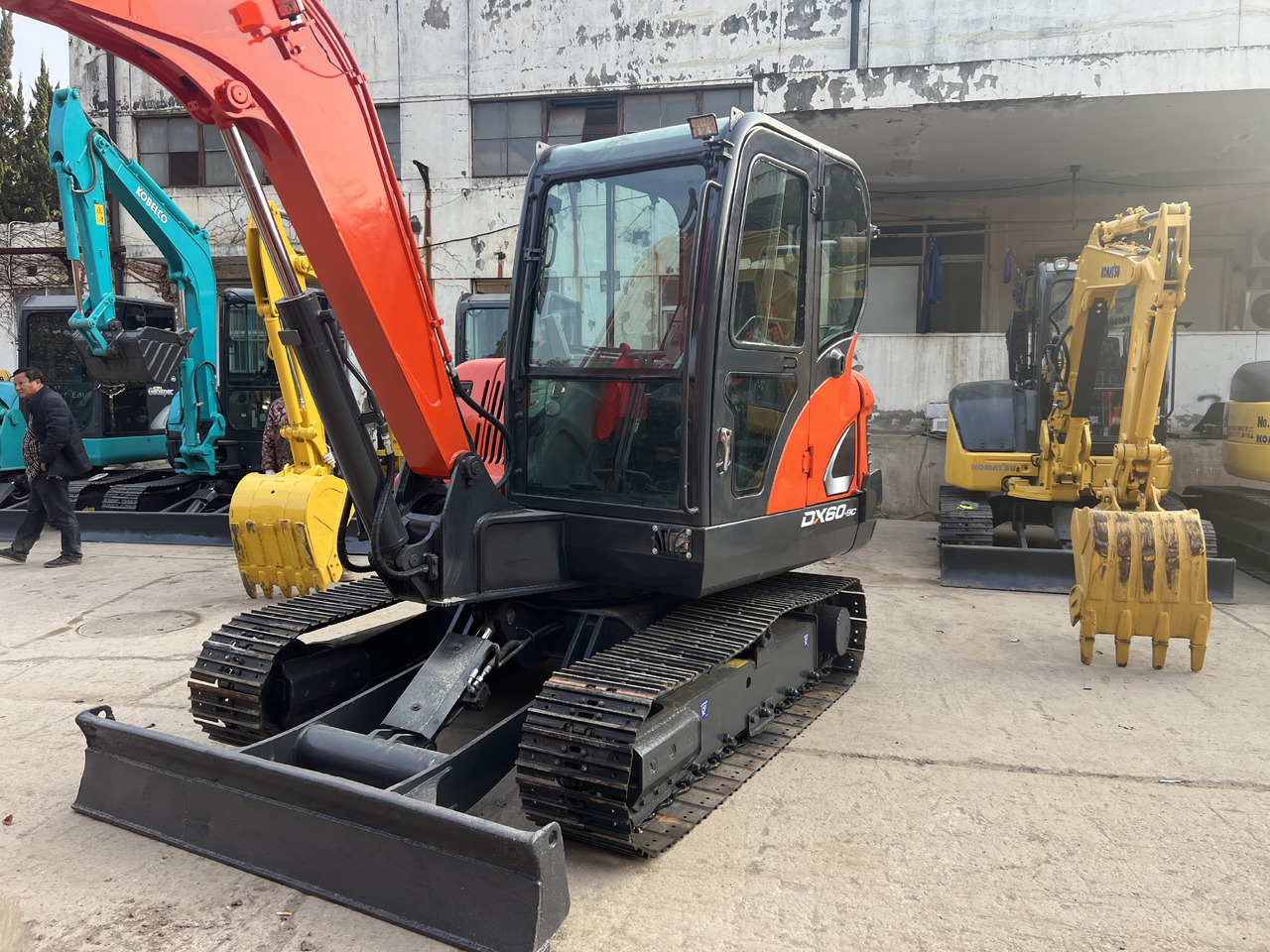 DOOSAN DX60-9C - Pelle sur chenille: photos 5 DOOSAN DX60-9C - Pelle sur chenille: photos 5
